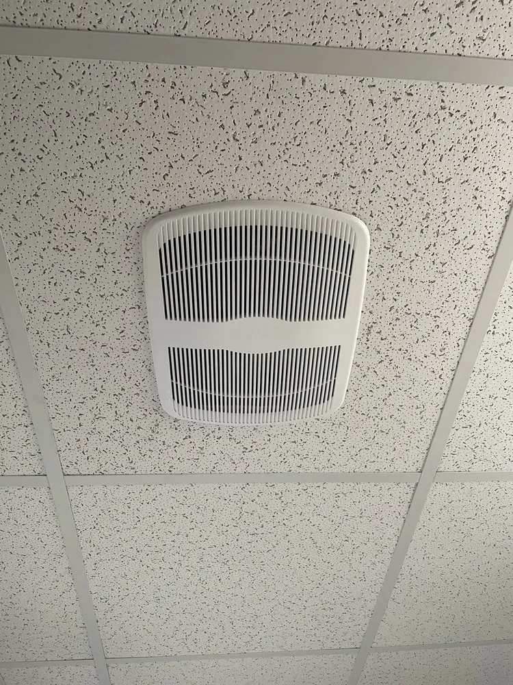 Slide of D&D Electrical