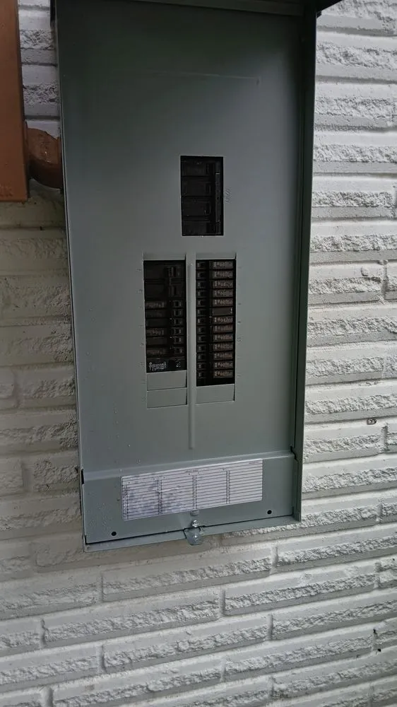 Slide of D&D Electrical Installation