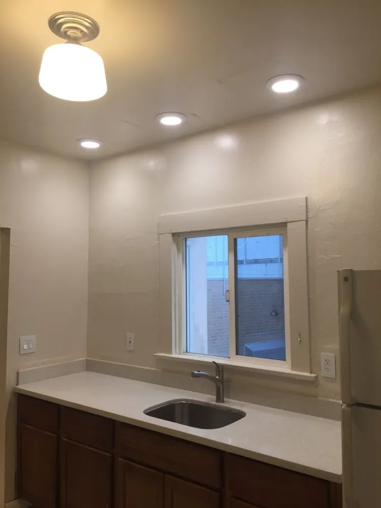 Slide of De La Vara Electric