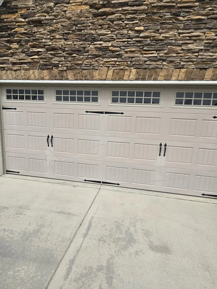 Affordable electrician providing emergency electrical service in Winston-Salem, NC - Deals Home Repairs and Maintenance Services