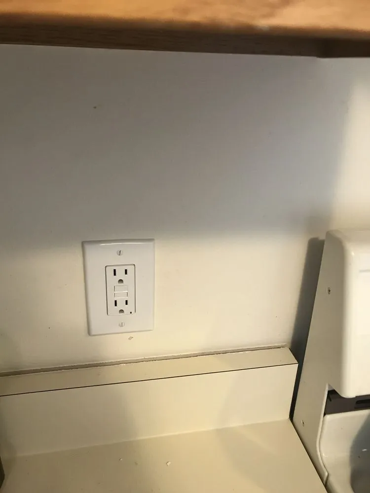 Professional circuit breaker repair service in ,  - DeAngelo Electric and Security