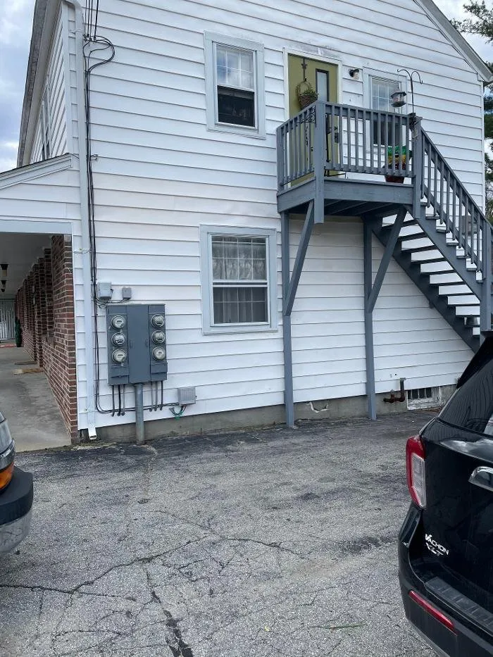 Slide of Deary Electric & Renovations