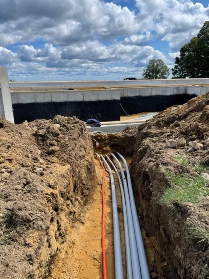 Professional electrician providing circuit breaker repair in , 