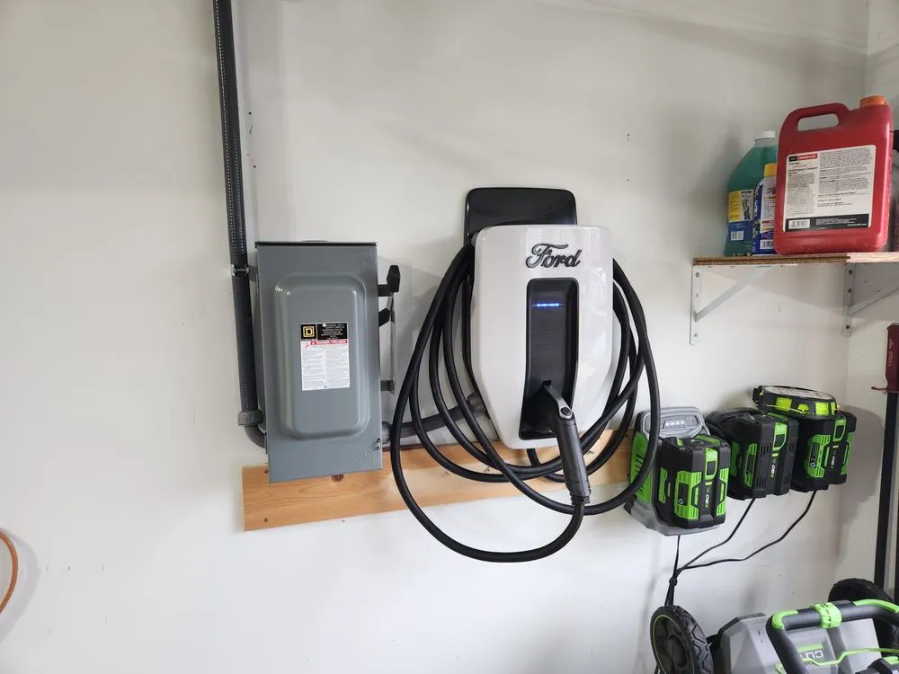 Emergency circuit breaker repair service in Cottontown, TN - Deaton Electric