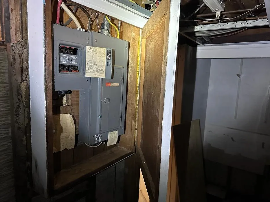 Slide of DEC Electric