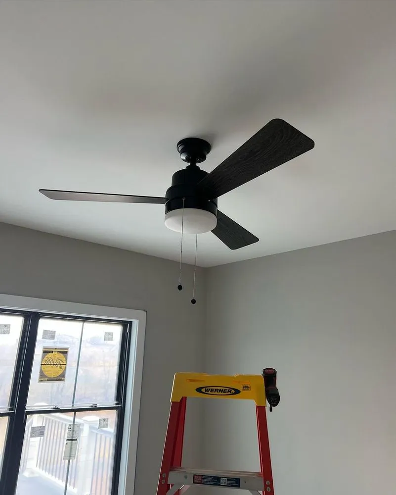 Slide of Deep Ellum Electrician