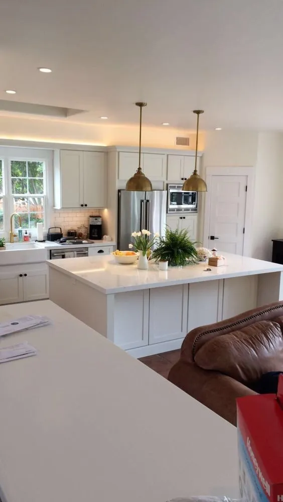 Slide of Del Toro Electric