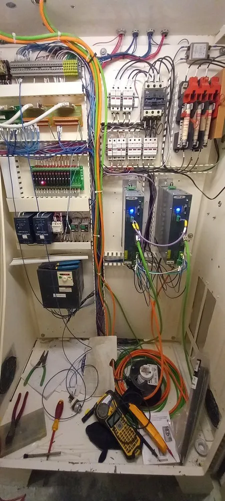 Slide of Dela-Electric