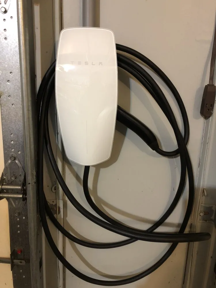 Slide of DelCore Electric