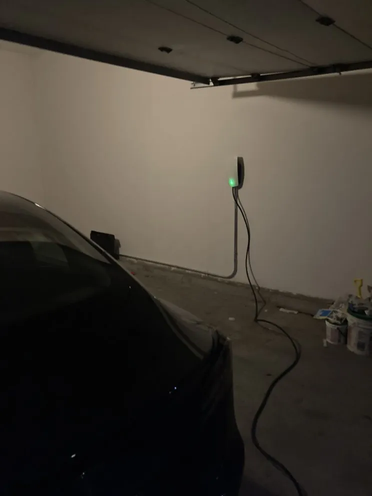 Slide of DelCore Electric