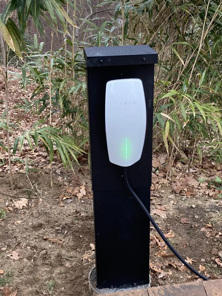 Slide of DelCore Electric