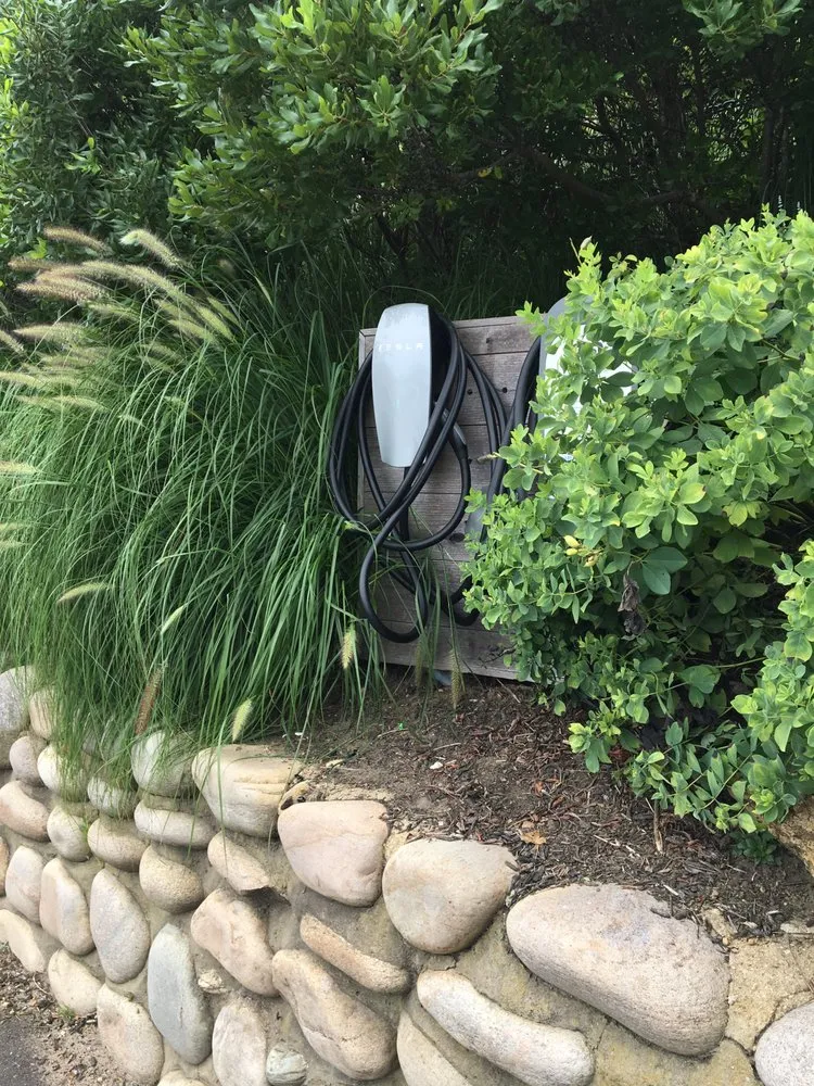 Slide of DelCore Electric