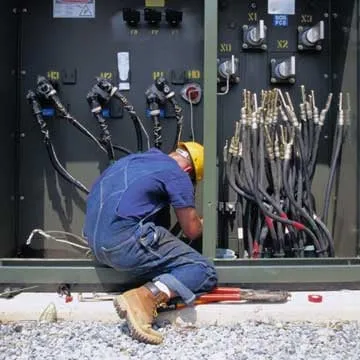 Emergency circuit breaker repair in Sunset Park, NY by Delrosario Electric