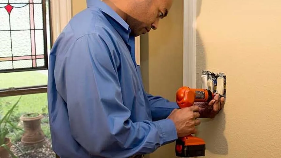Trusted electrician providing wiring installation in Sunset Park, NY - Delrosario Electric