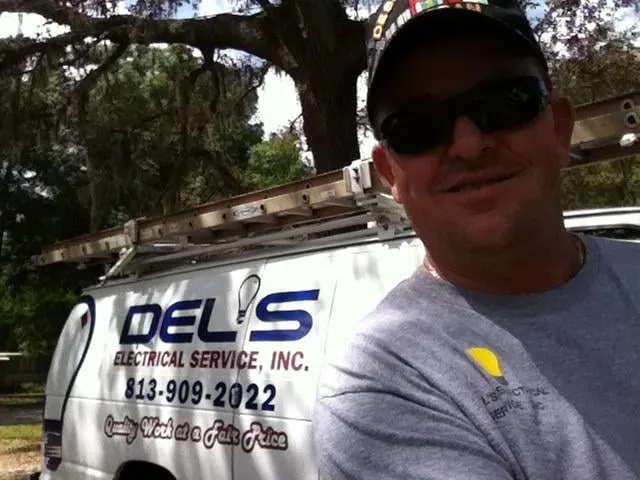 Slide of Del's Electrical Service