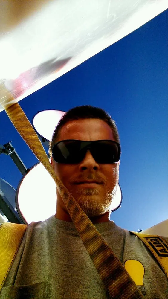 Slide of Del's Electrical Service