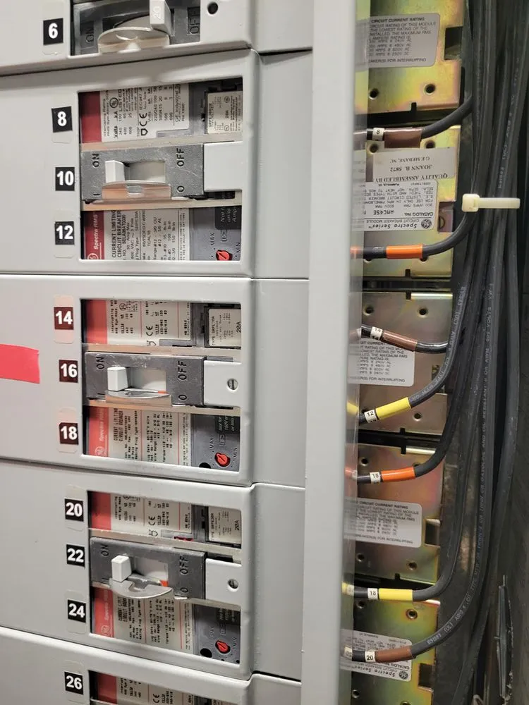 Licensed emergency electrical service service in ,  - Deltora Electric