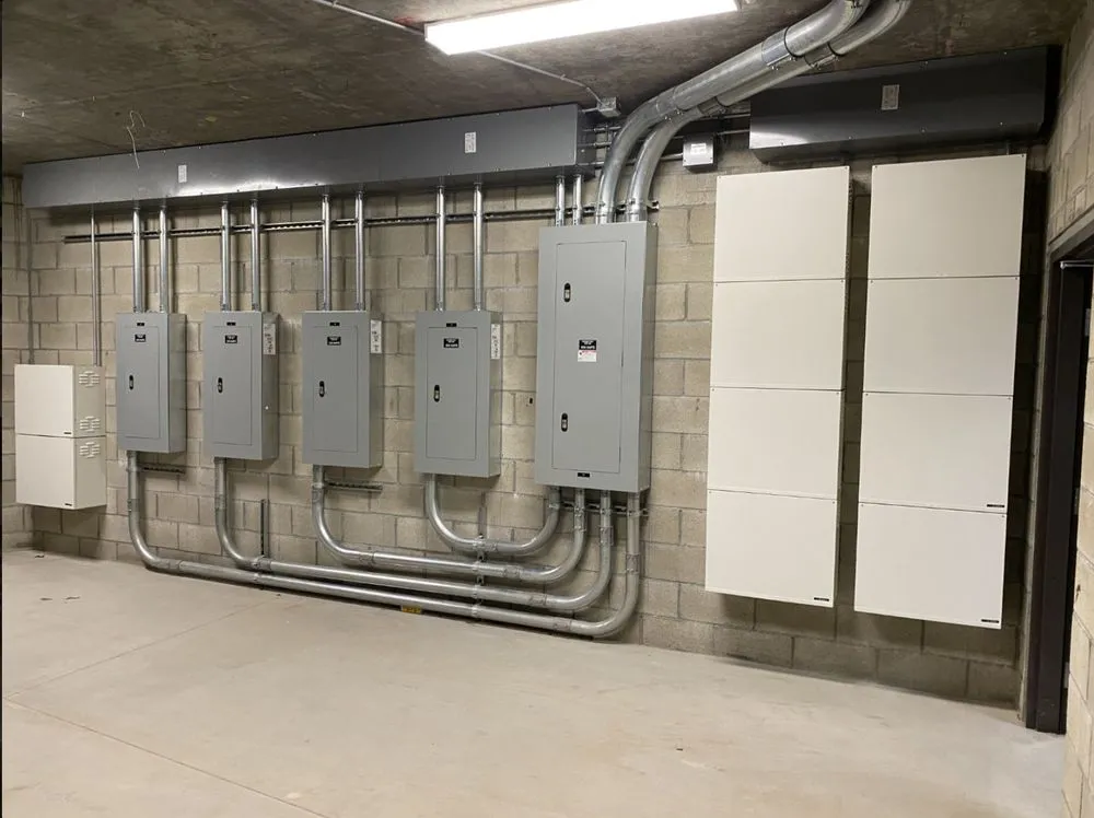 Slide of Deluxe Electric Construction