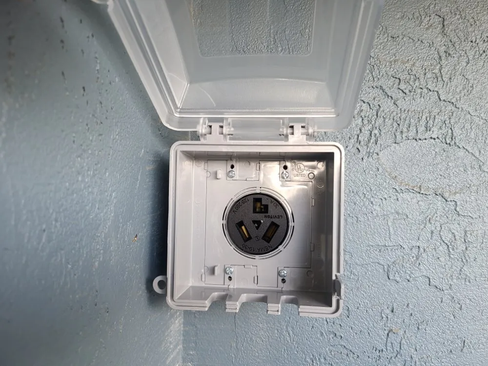 Slide of Den Electric