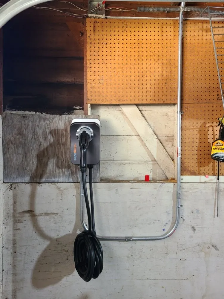 Slide of Den Electric