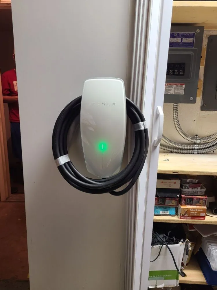 Slide of Den Electric