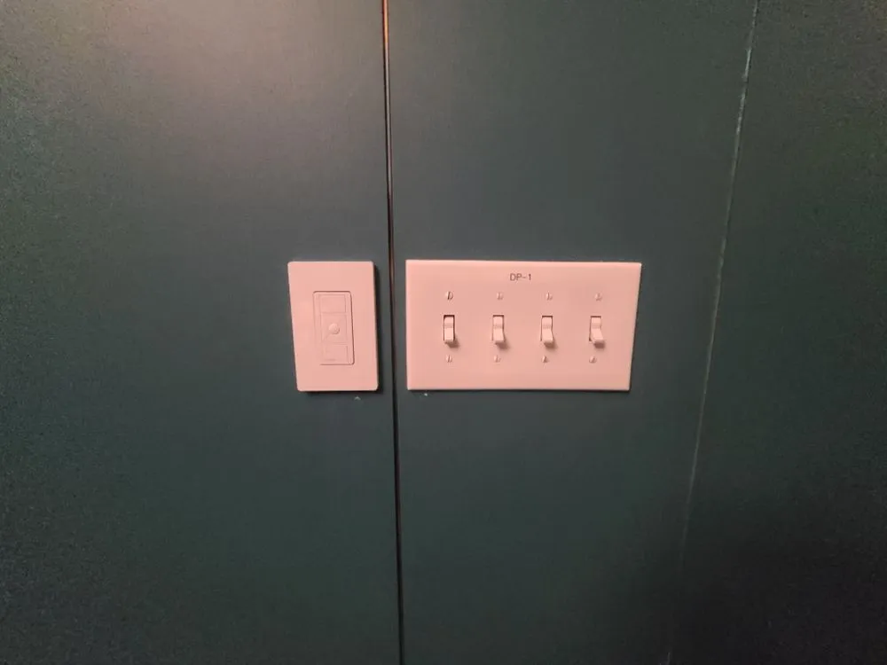 Slide of Den Electric