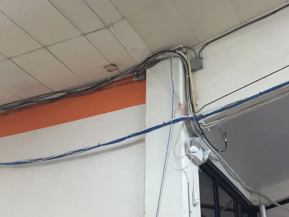 Slide of Den Electric