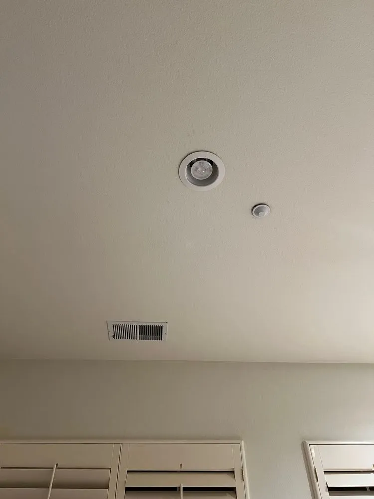 Slide of Den Electric