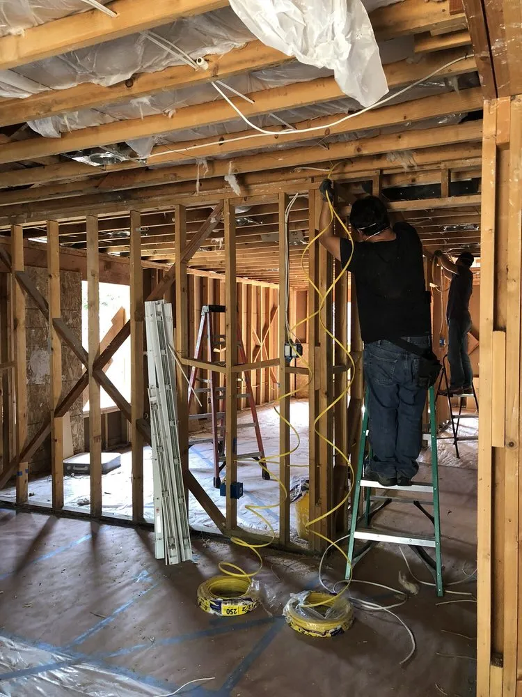 Slide of Den Electric