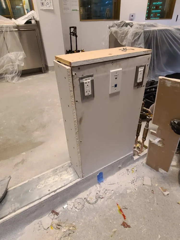 Slide of Den Electric