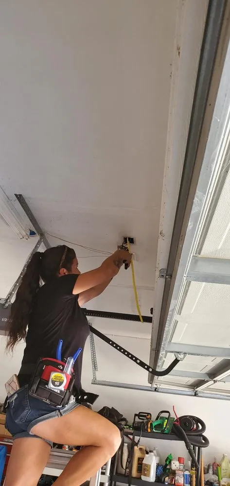 Emergency electrician providing lighting installation in Paige, TX - DeNucci Electric