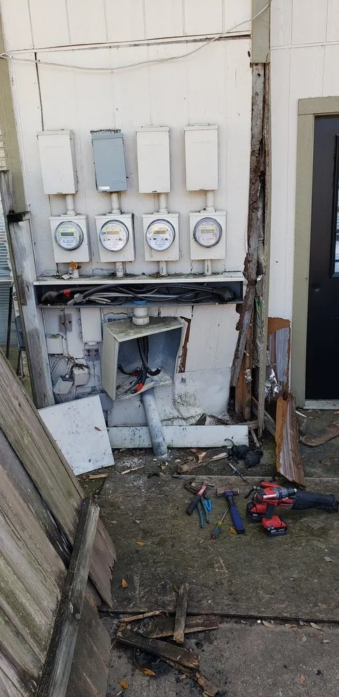 Expert circuit breaker repair service in Paige, TX - DeNucci Electric