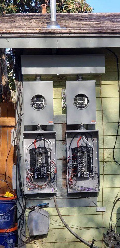 Affordable electrician providing emergency electrical service in Paige, TX - DeNucci Electric