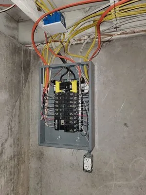 Derek The Electrician