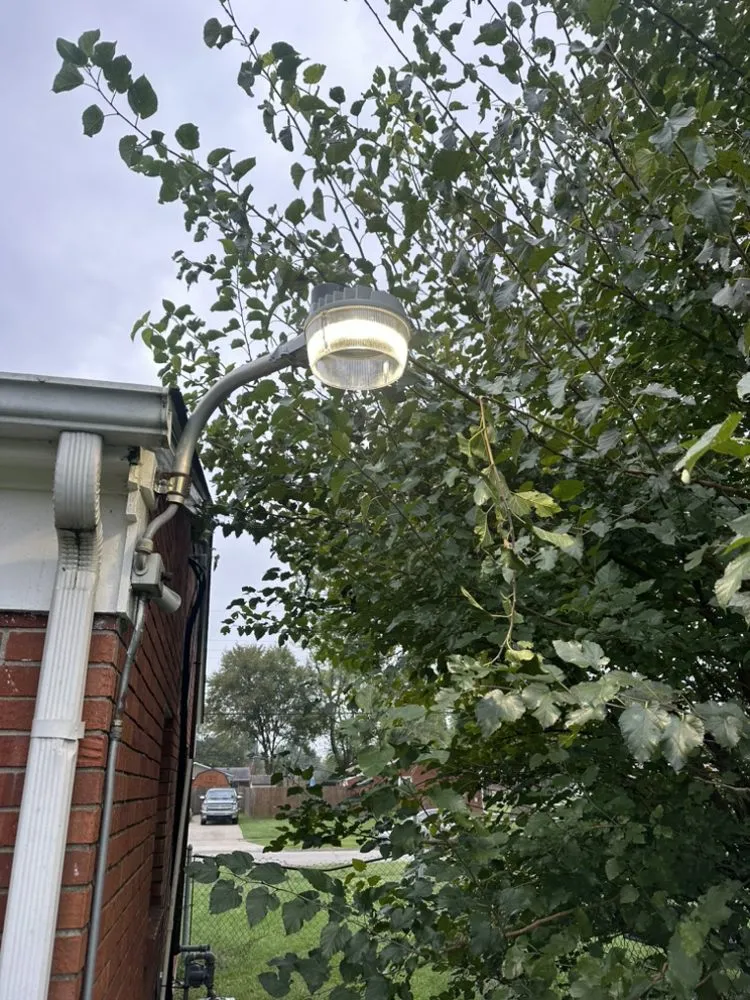 Slide of Derick Electrician