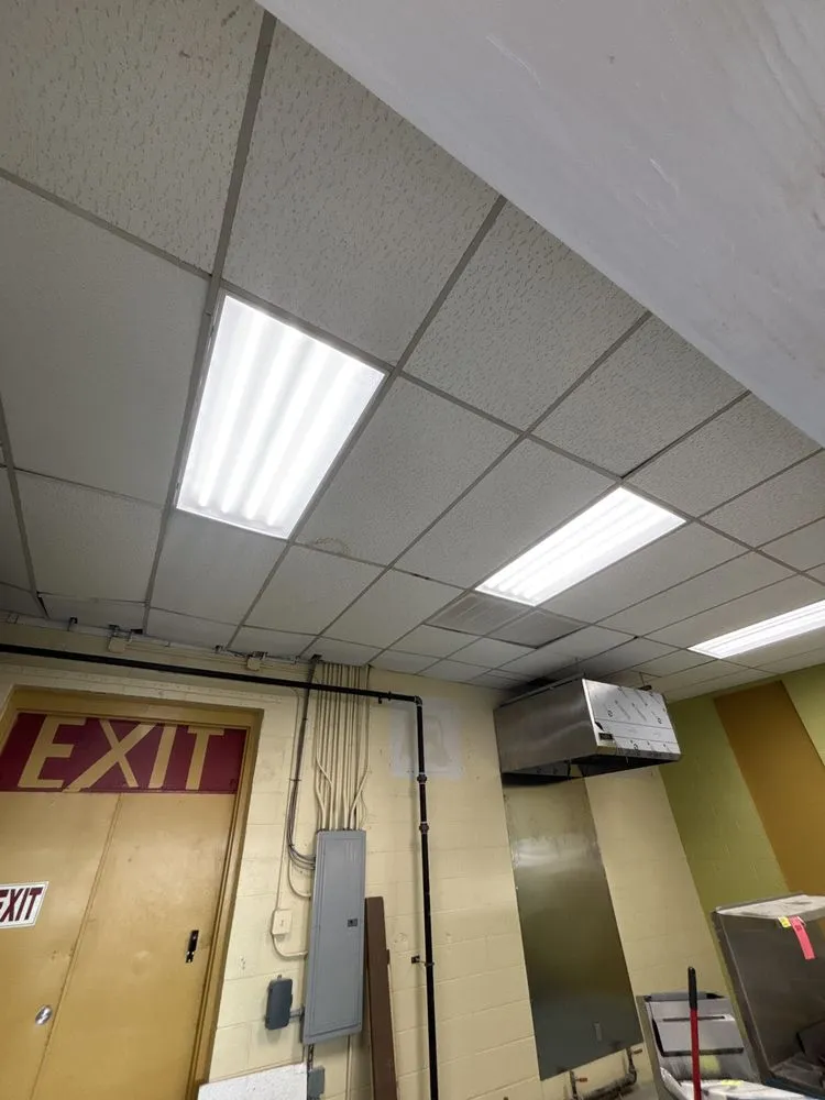 Slide of Derick Electrician