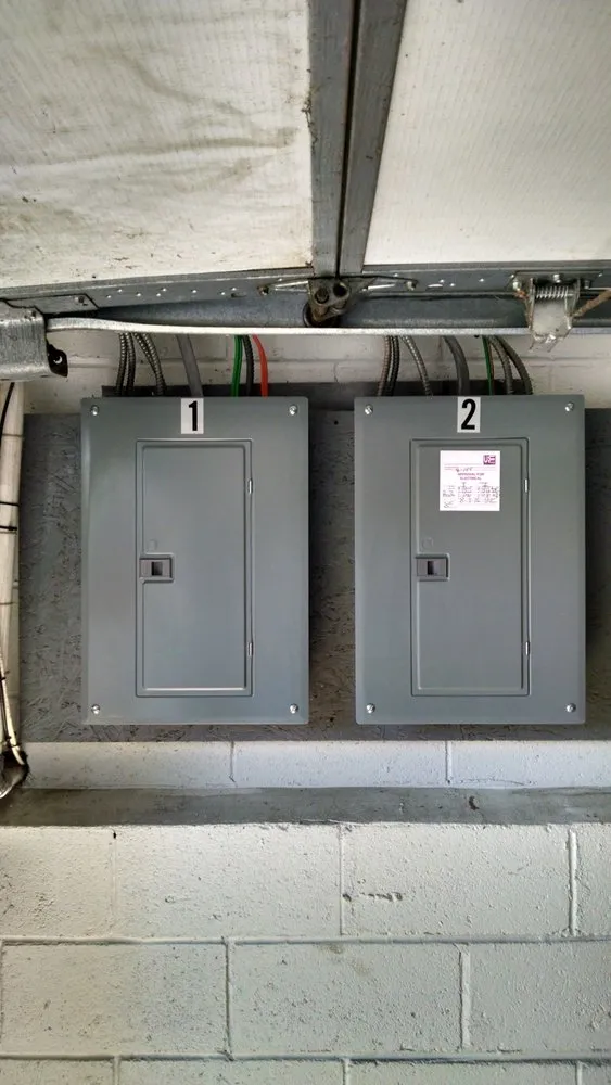 Slide of Des Electric