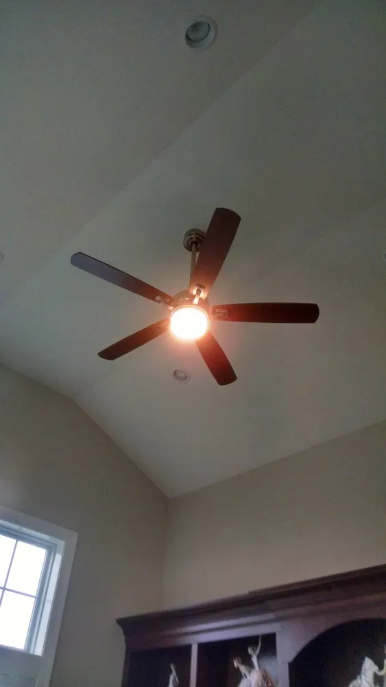 Slide of Des Electric