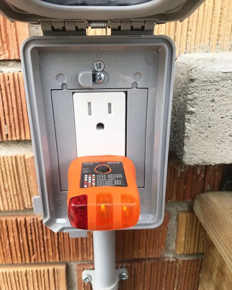 Slide of Des Plaines Electrician Service