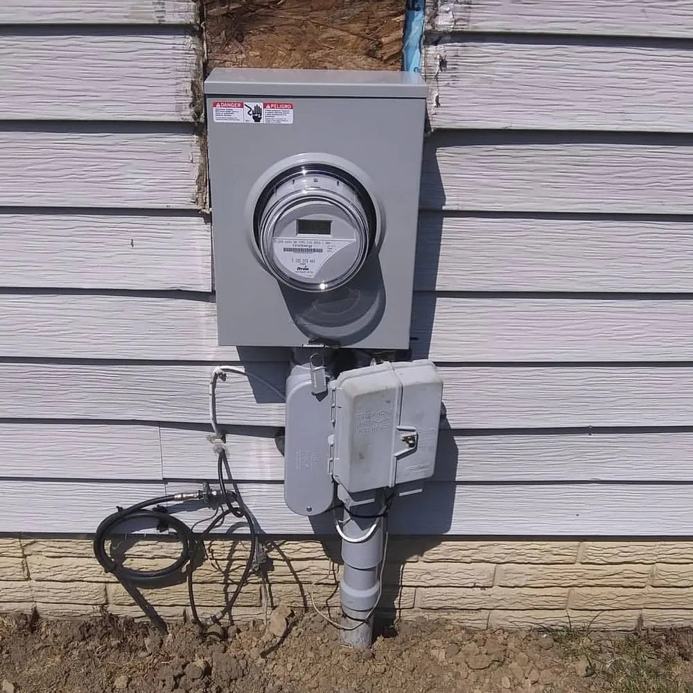 Slide of Design District Electricians