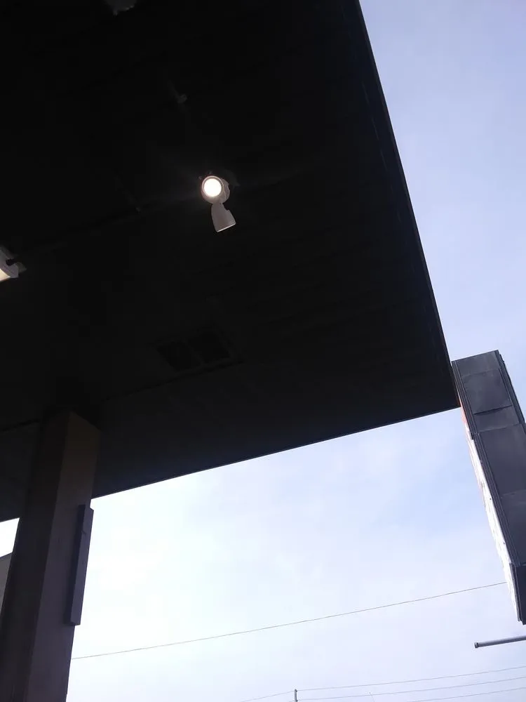 Affordable electrician providing wiring installation in , 