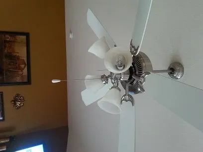 Slide of Desnina Electric