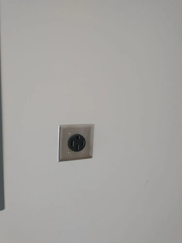 Emergency electrical service for homes in lighting installation,  by 