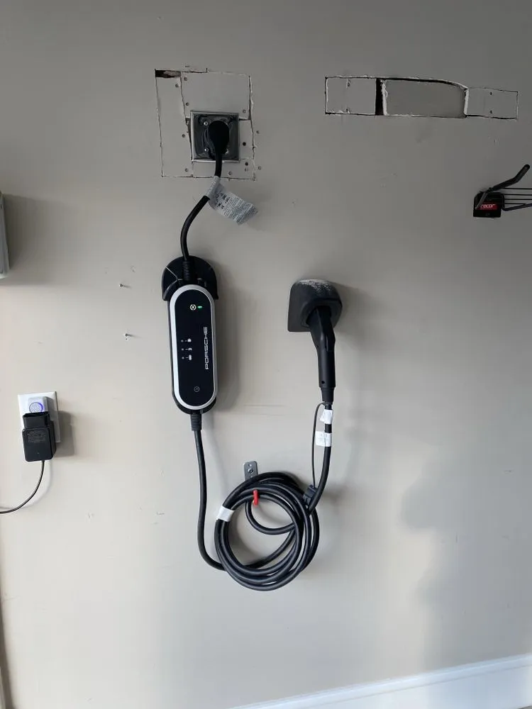 Slide of Dexworks Repairs and Handyman Services