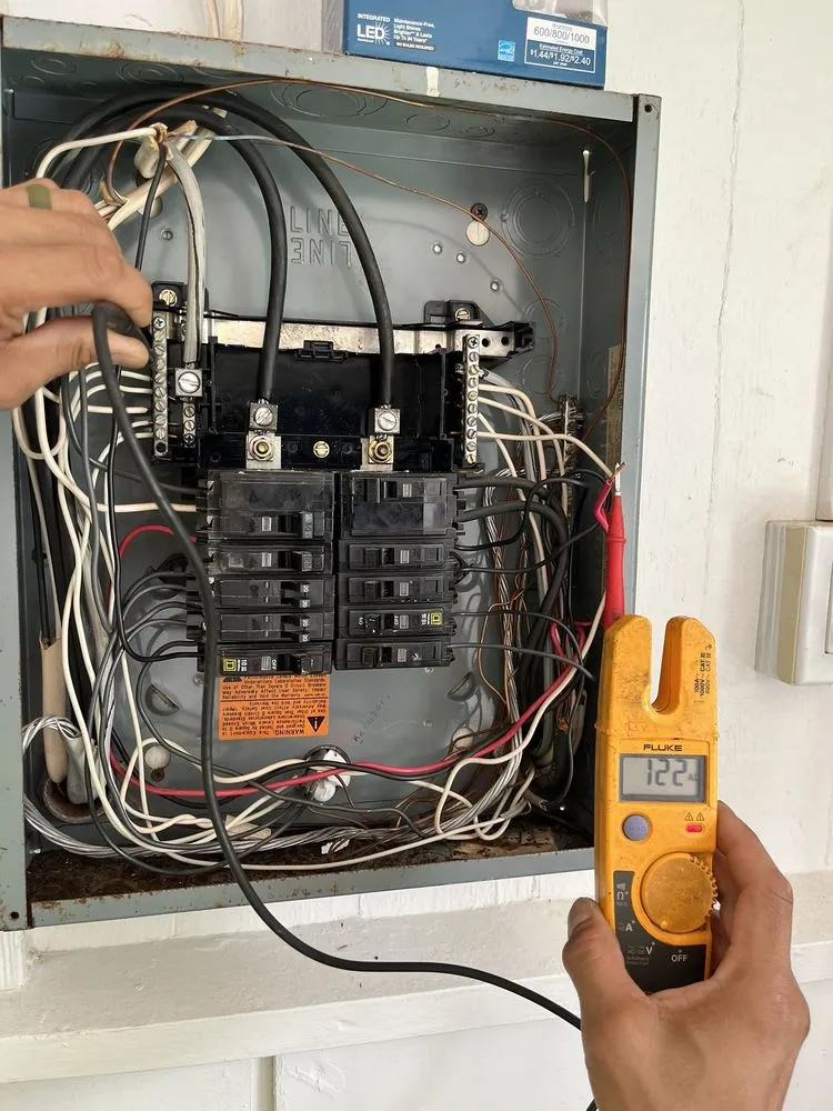 Certified panel upgrade in Urban Honolulu, HI by DEZ Electric