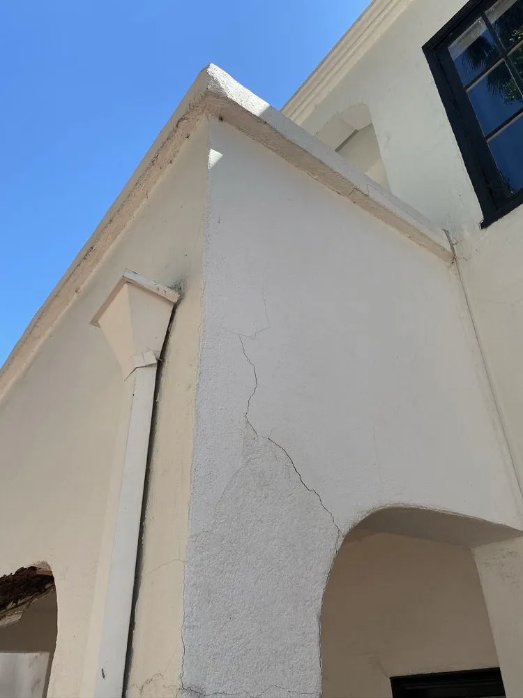 Reliable circuit breaker repair in , by DF Construction & General Engineer