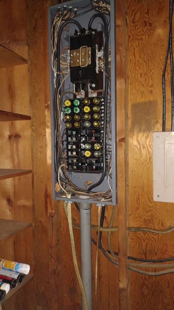 Emergency electrician providing circuit breaker repair in Laceys Spring, AL - DFS Electric