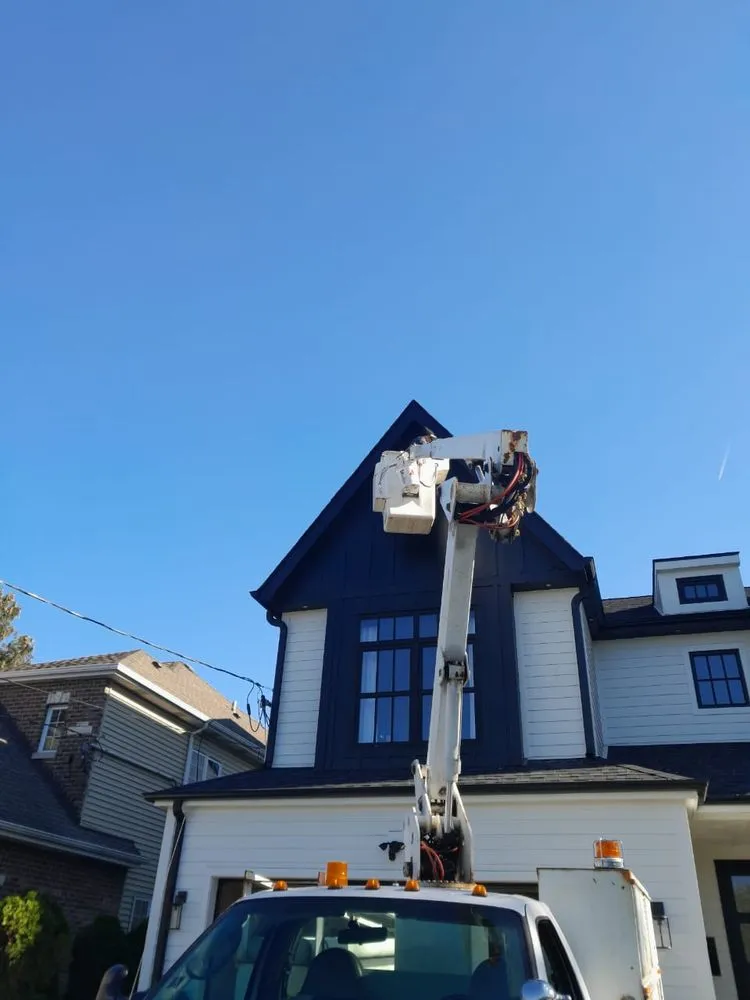 Slide of Dg Electrician