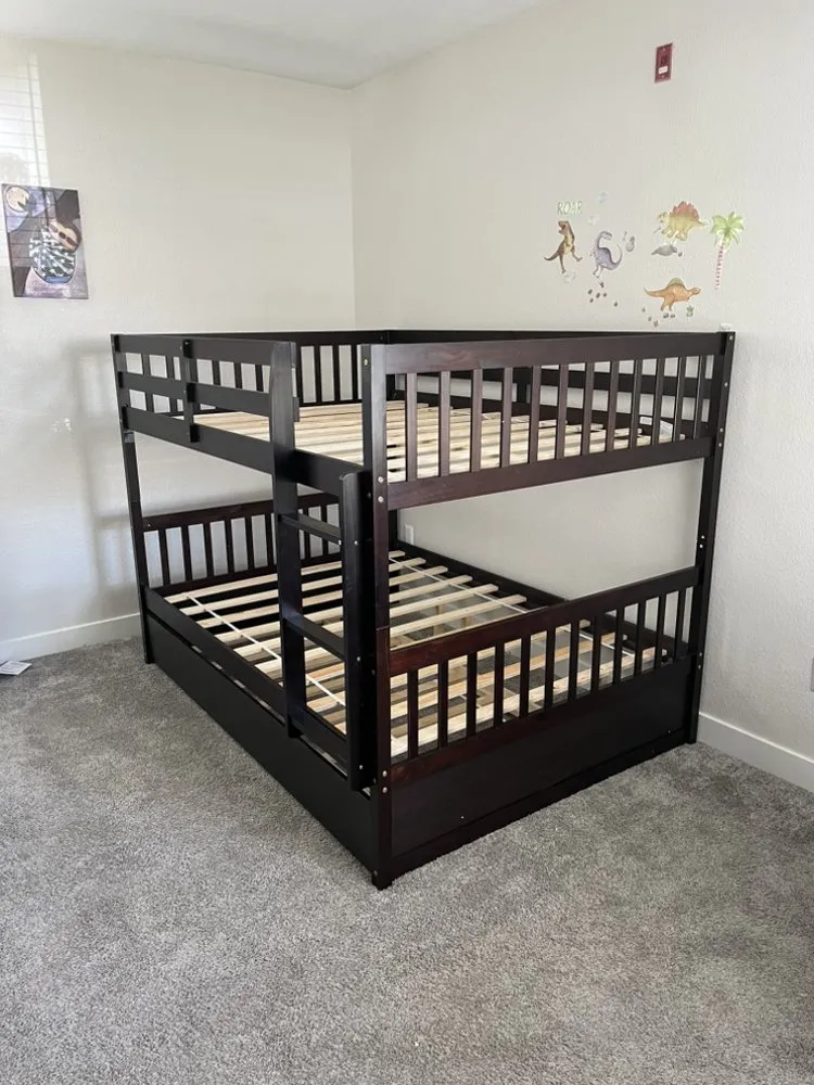 Licensed electrician providing emergency electrical service in ,