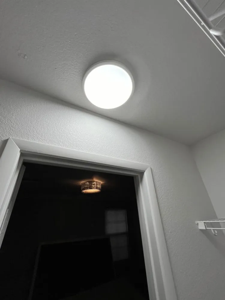 Expert electrician providing emergency electrical service in ,